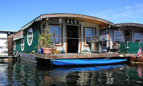 1200px-LakeUnionHouseboat